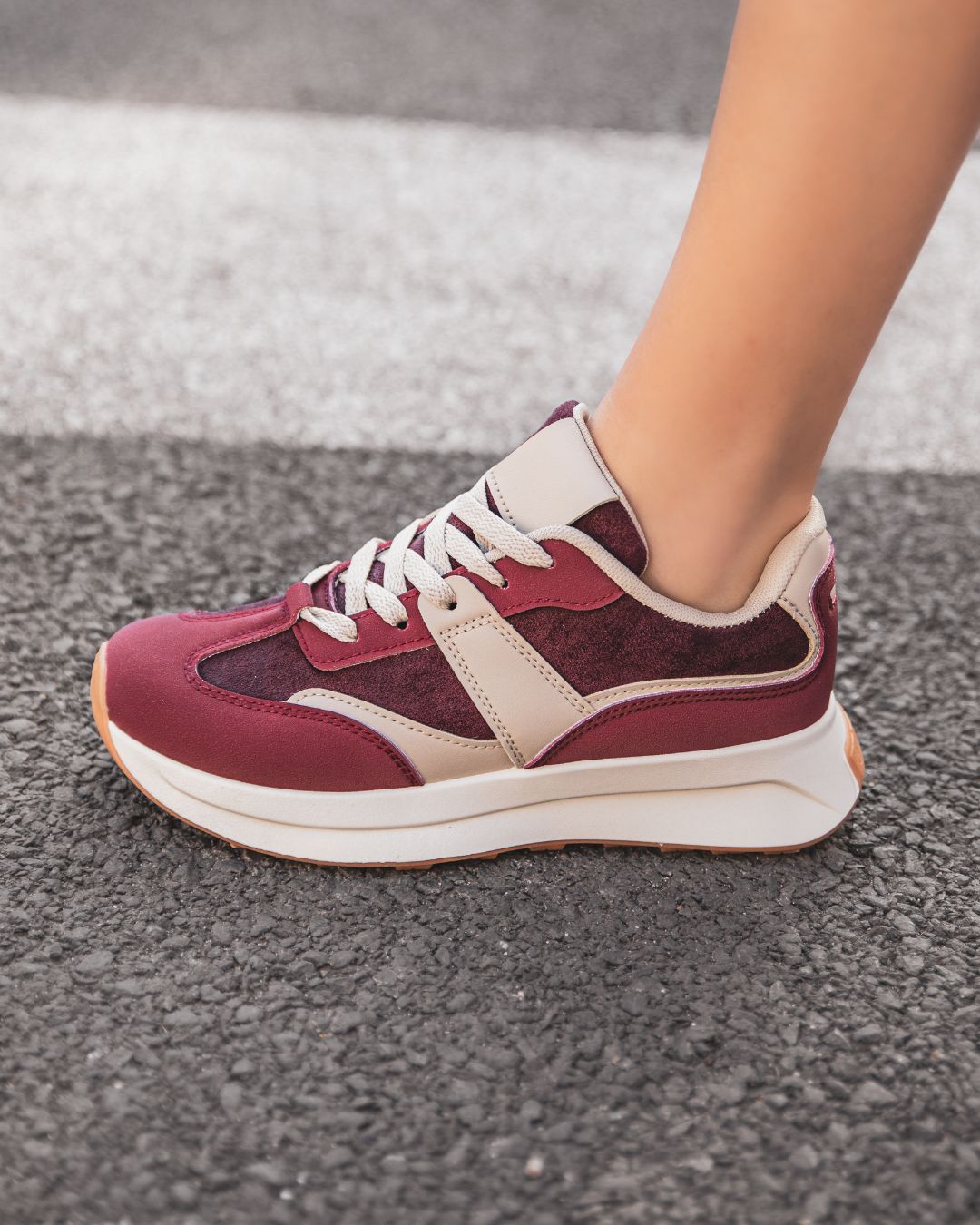 Zapatillas plataforma mujer burdeos con cordones Marion