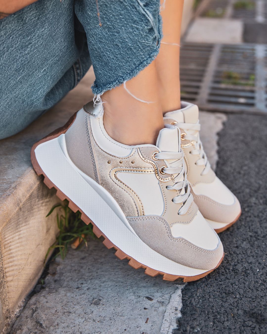 Zapatillas beige mujer con cordones Presley