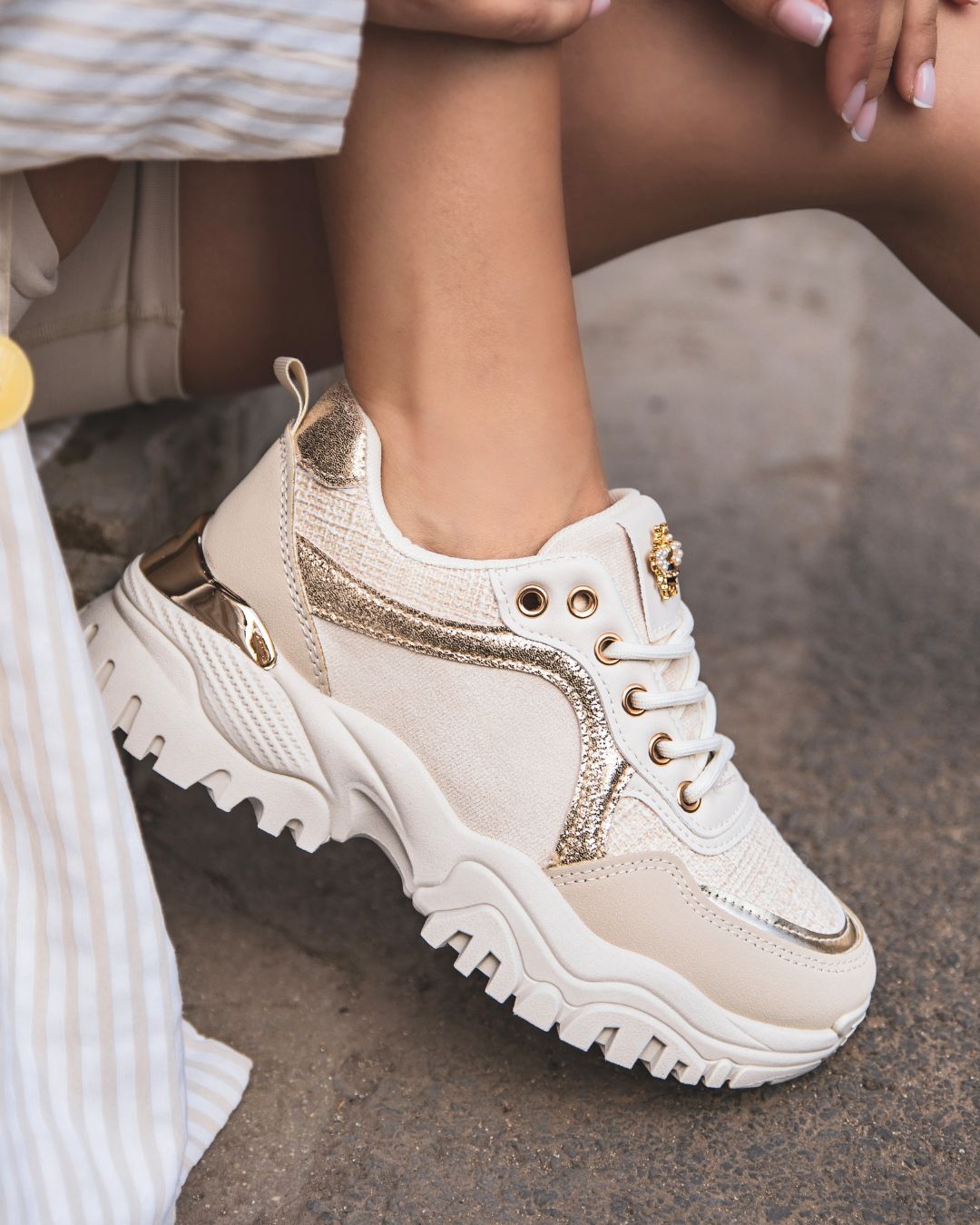 Zapatillas beige mujer con suela gruesa y cordones - Davina - Casualmode.es