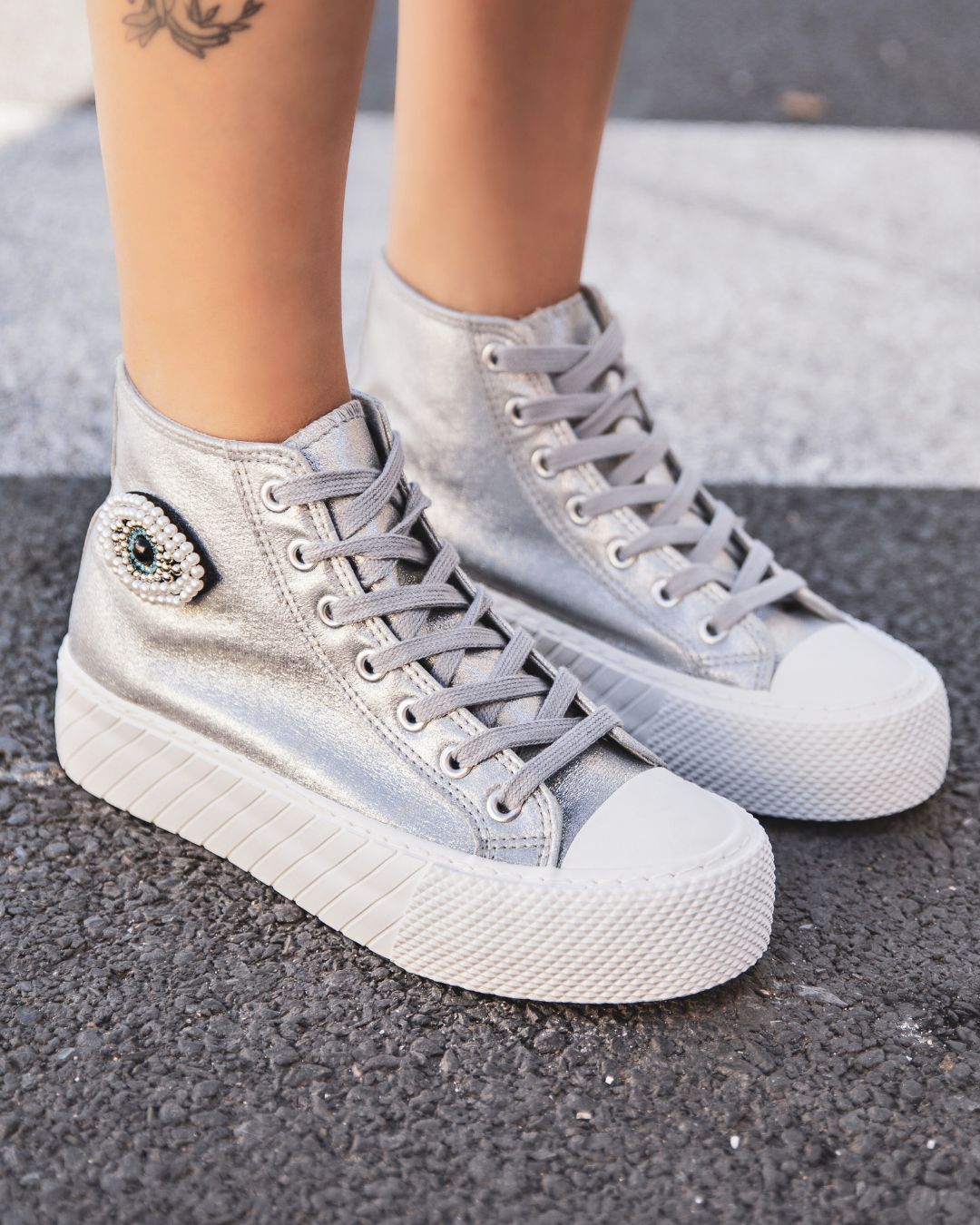 Zapatillas altas mujer plateadas con cordones - Kelly - Casualmode.es