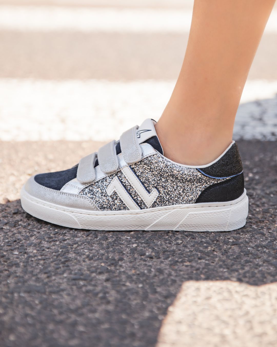 Zapatillas azules mujer con velcro - CL80 BLUE - Casualmode.es