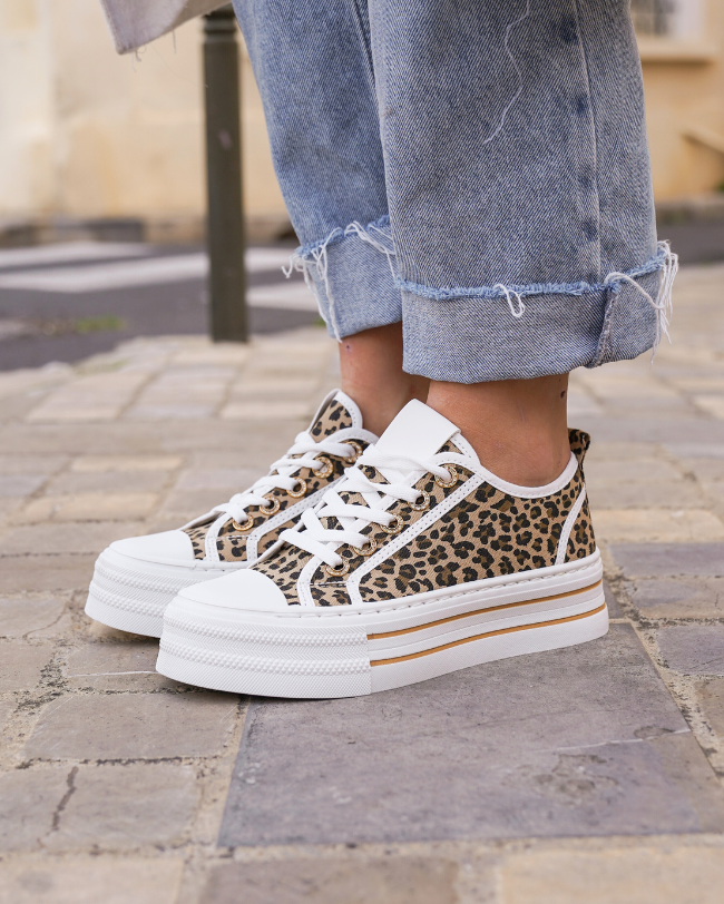 Zapatillas leopardo mujer con cuña y cordones - Ludivine - Casualmode.es