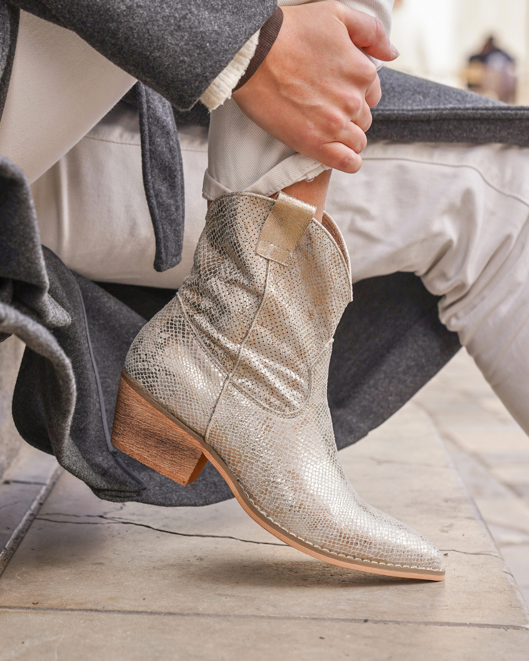 Botines camperos mujer dorados con tacón - Suzie - Casualmode.es