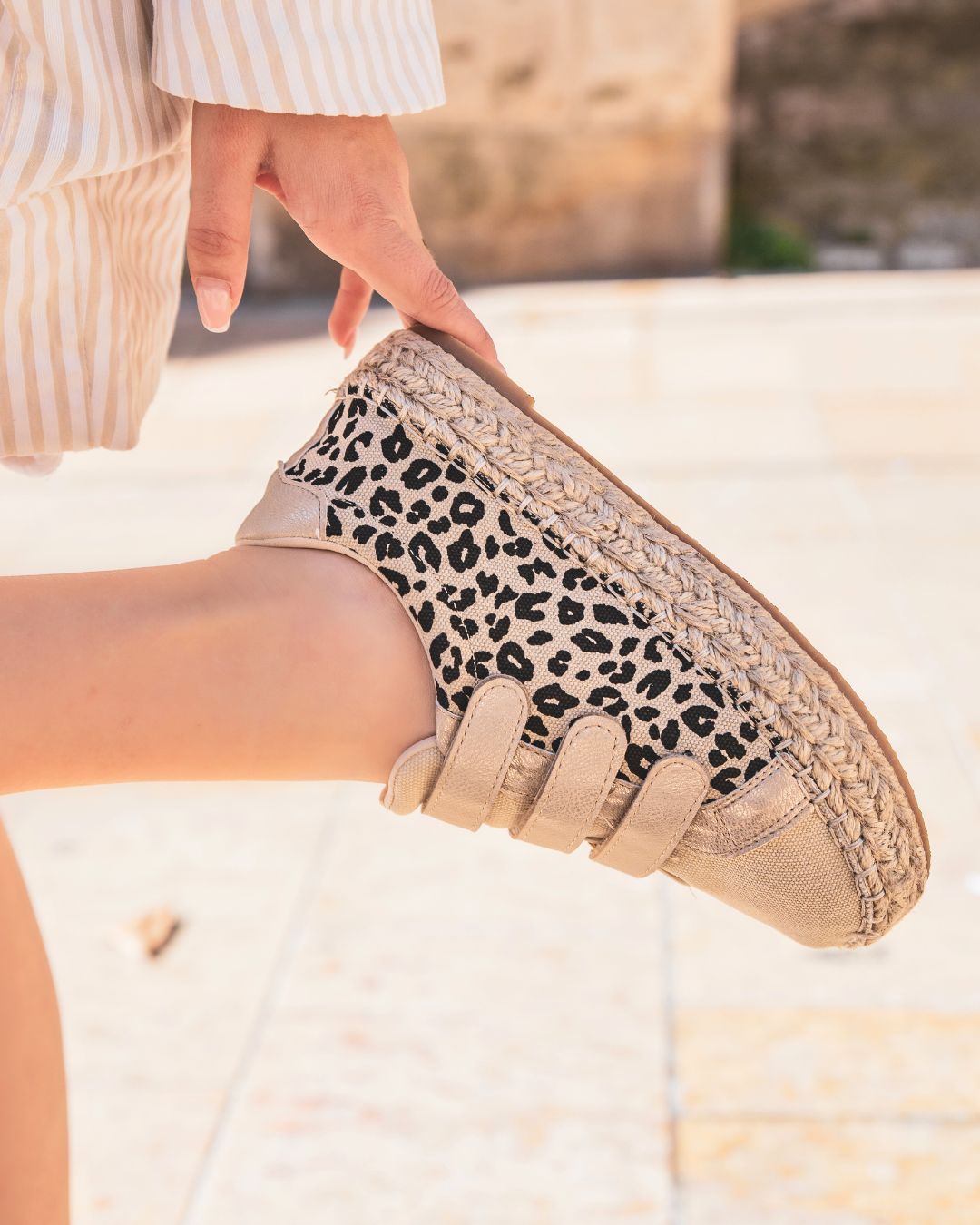 Zapatilla de mujer estilo alpargata con estampado de leopardo - Carine - Casualmode.es