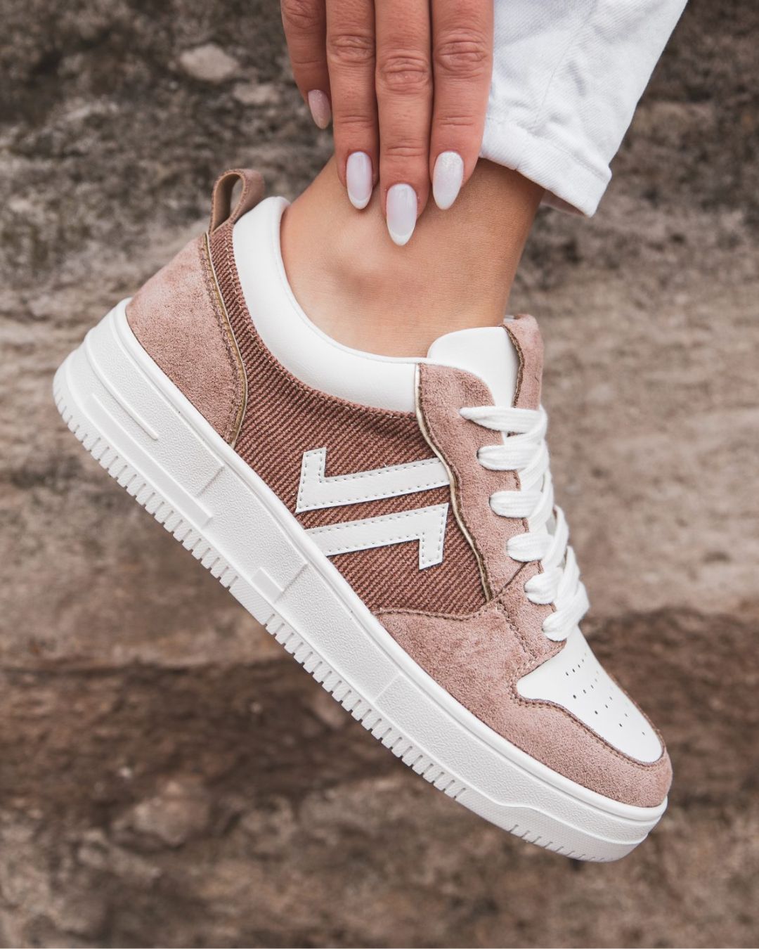 Zapatillas mujer taupe con cordones - CL81 TAUPE - Casualmode.es
