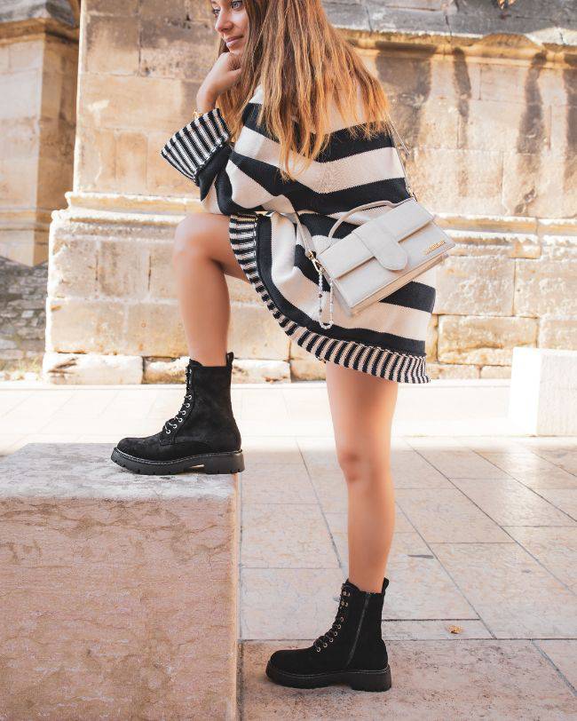 Botines de mujer estilo rangers en color negro con cordones - Ashley - Casualmode.es