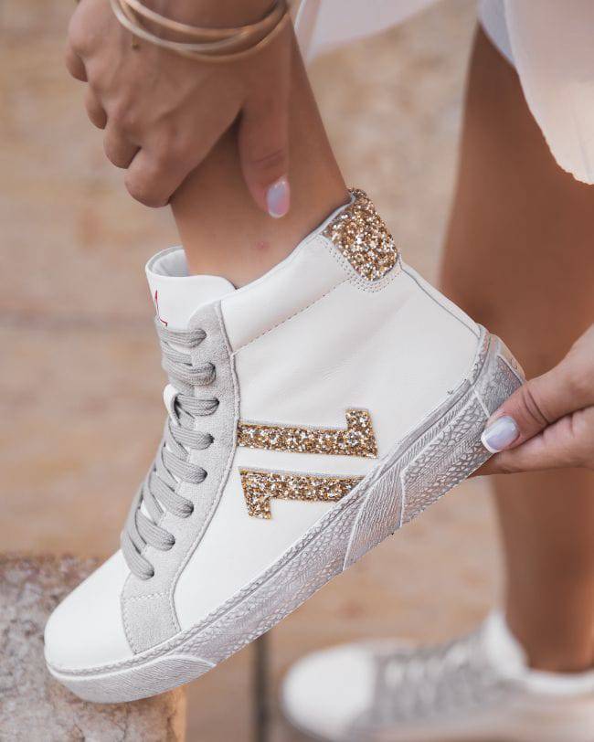 Zapatillas altas de mujer blancas y doradas - CL71 WHITE - Casualmode.es