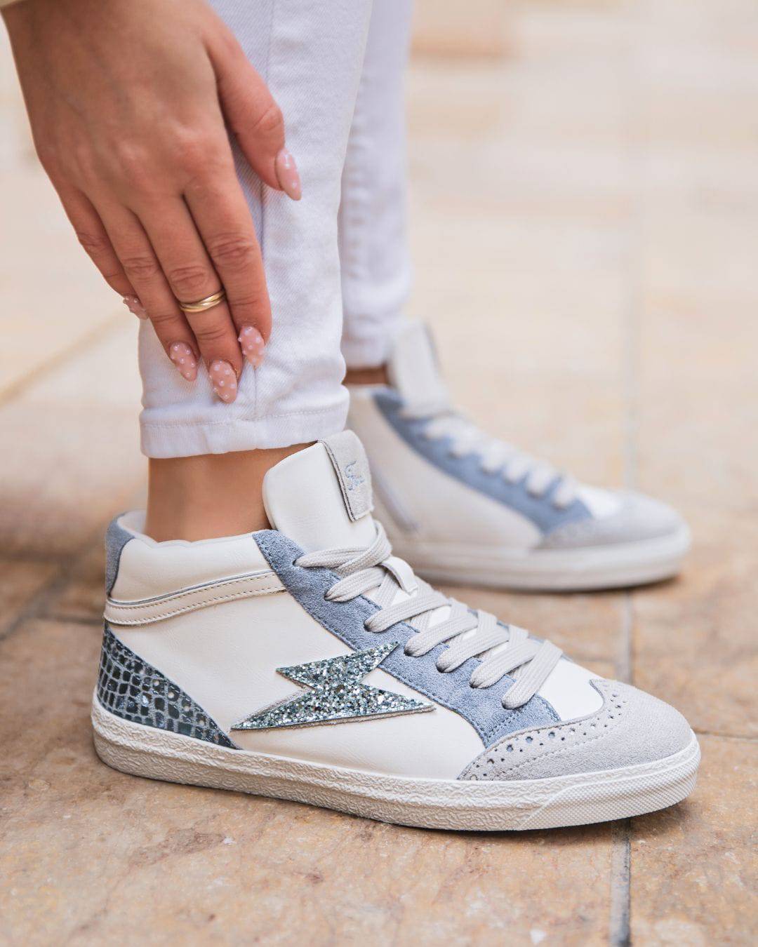 Zapatillas de mujer azules con rayas y ca a alta Romane