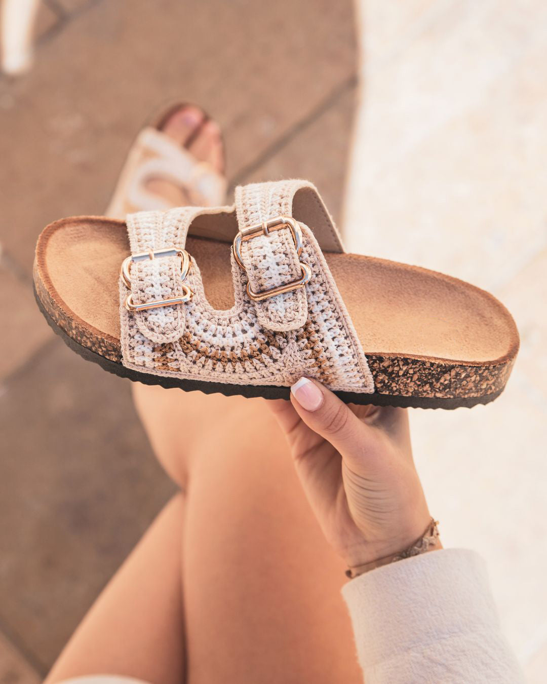 Sandalias para mujer planas y cómodas color beige: Suzie - Casualmode.es